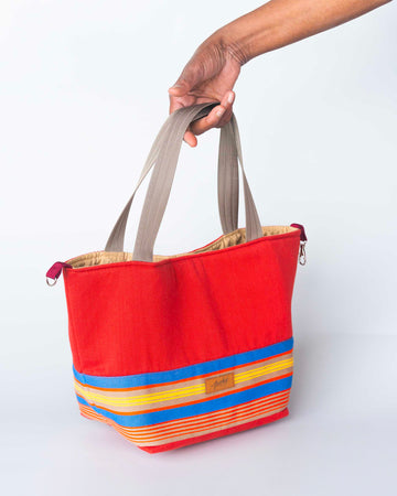 sac  cabas tissu basque porté à la main
