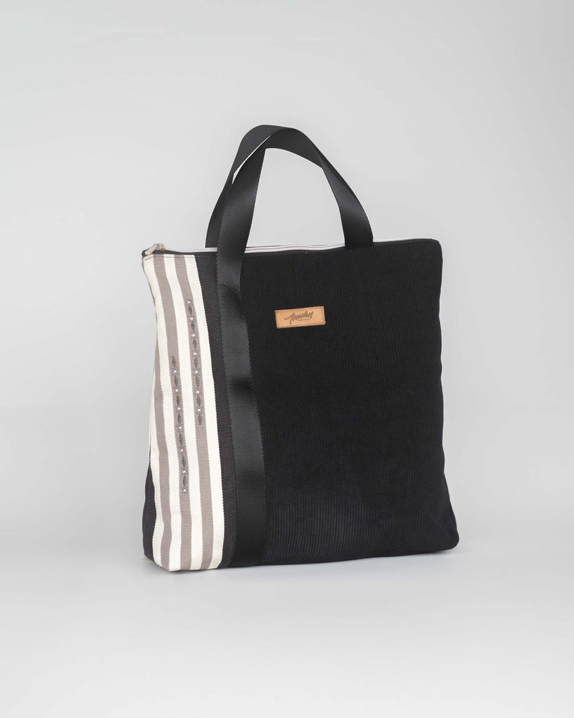 sac en toile velours noir, rayures sur un coté 